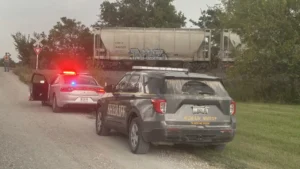 1 injured after train hits mail truck in Audrain County
