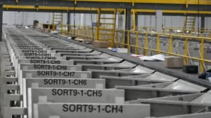Workers exposed to acid at massive Postal Service facility in Arizona